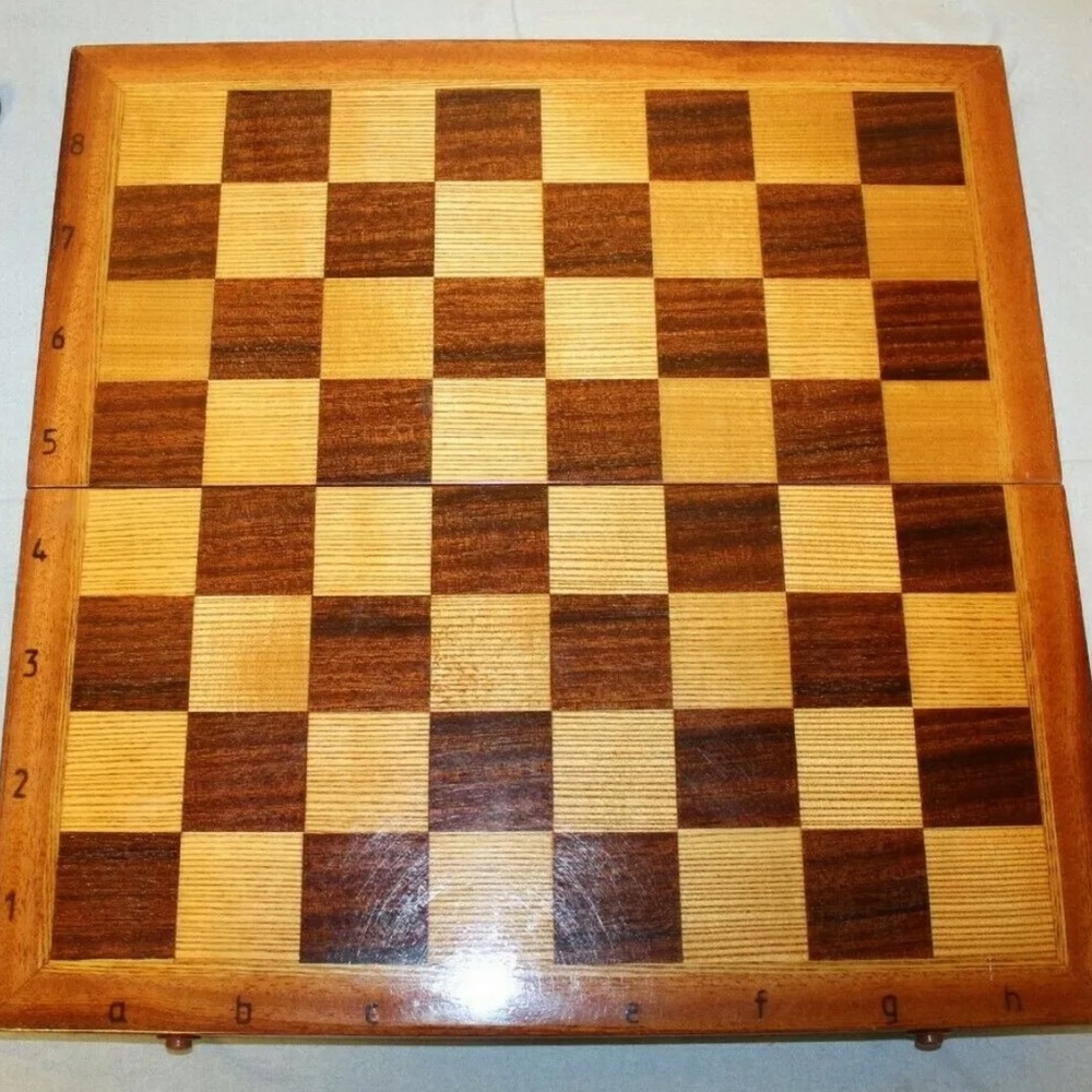 Baltic Sea Amber Vintage Chess Gift Set - Picture 8 of 11